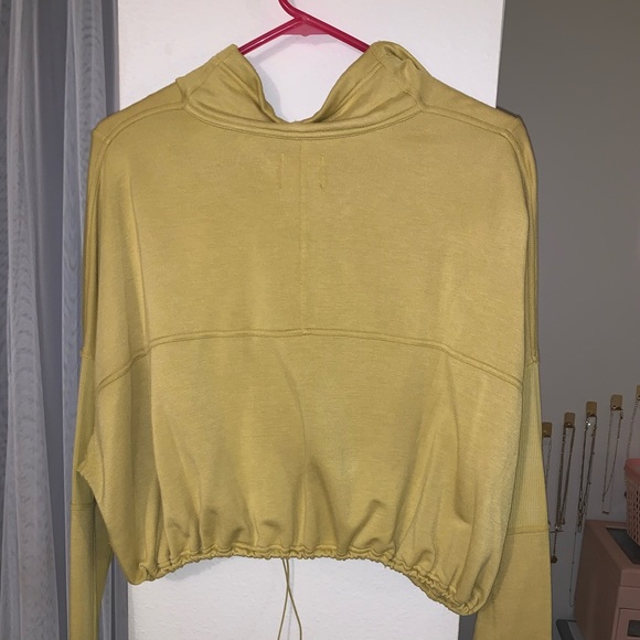 Free People Movement size S light crop sweater - Picture 2 of 4